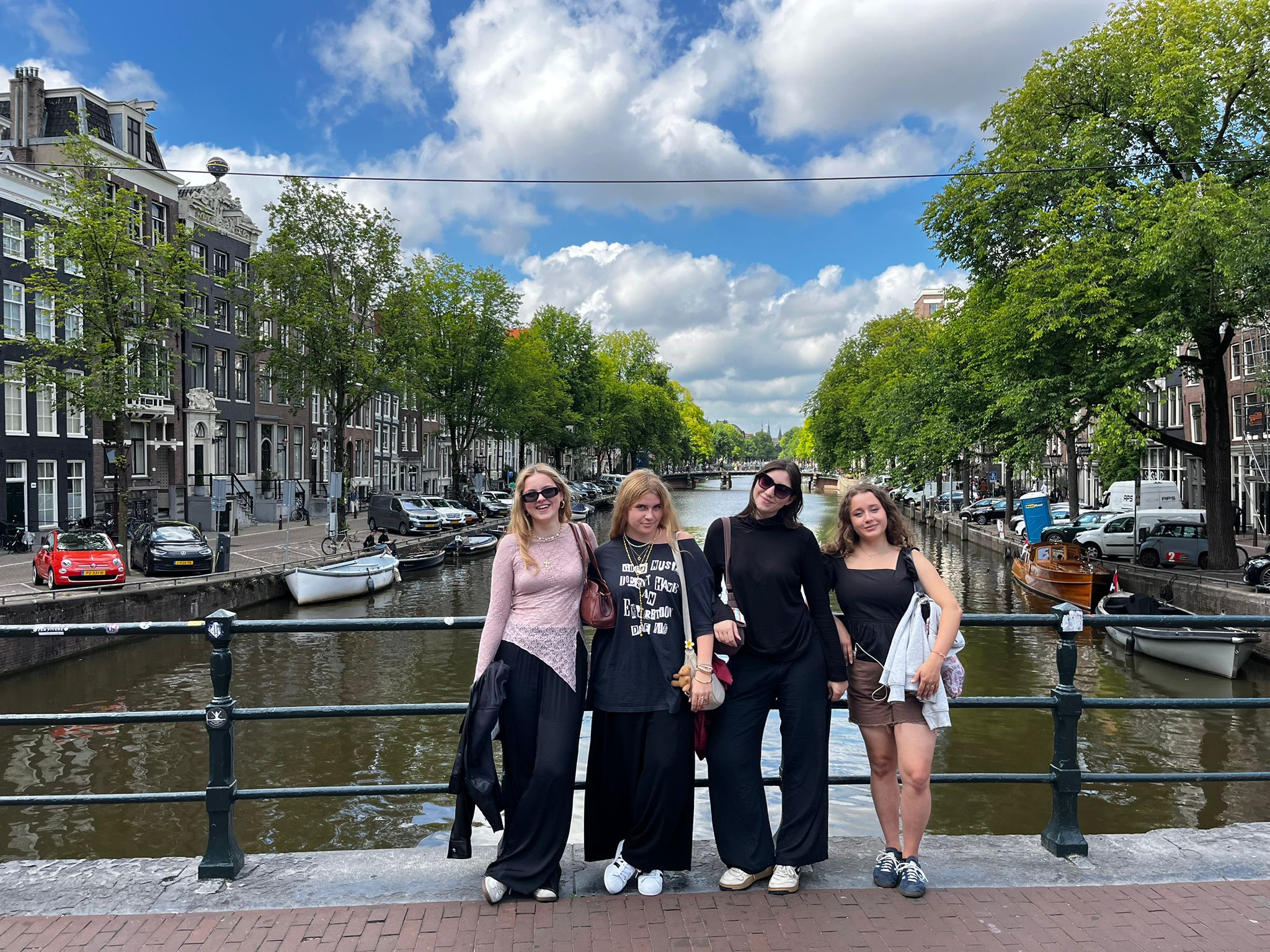 Uczestniczki projektu Europe Express pozujące do zdjęcia.